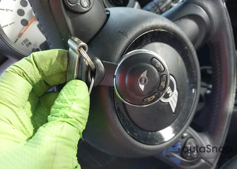 2013 Mini Hardtop Cooper from USA, damaged, VIN WMWSU3C59DT689754